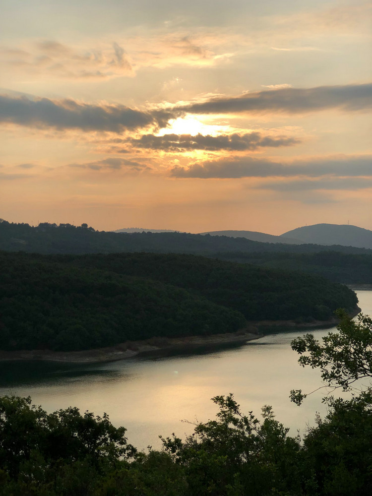 1682642921546771.jpeg 湖泊22.jpeg